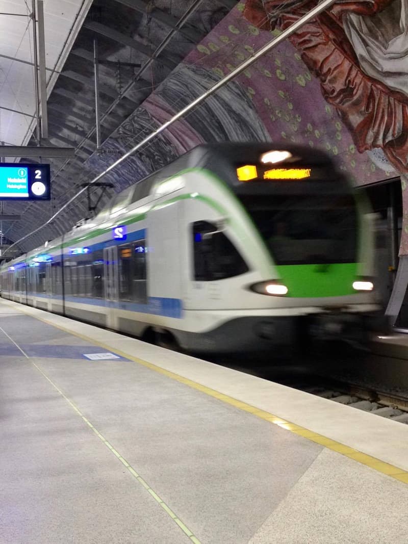 The Circle Line takes you by train to the airport.