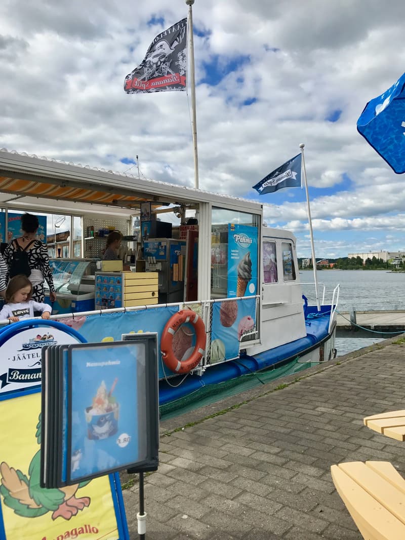 Ice cream boat on the Vesijärvi waterfront in Lahti harbour during summer 2017.