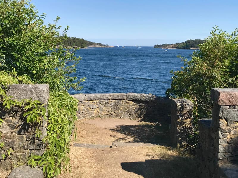 A favorite place in Helsinki: The garden's stone terrace and view to Villinki and Villinki strait.