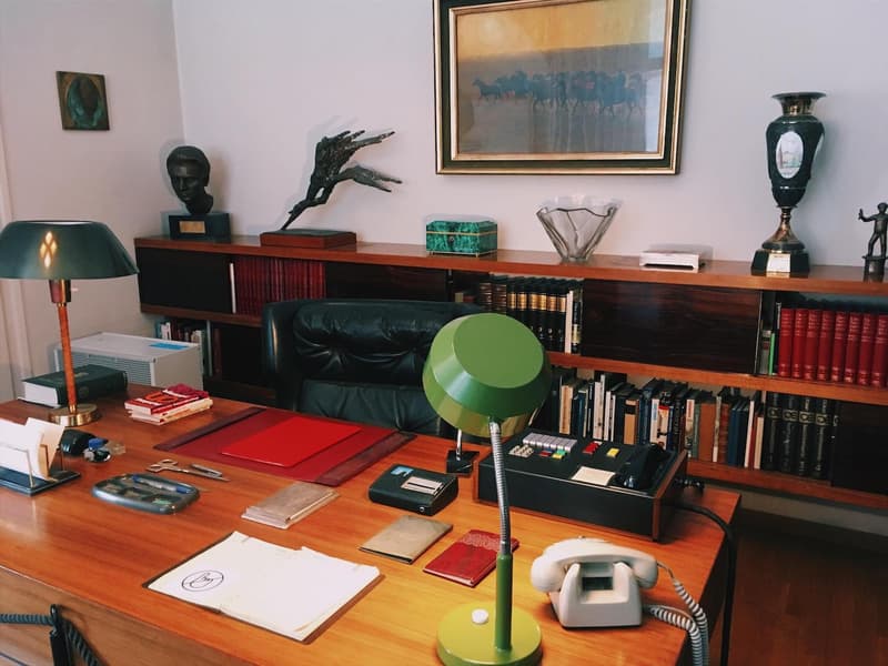 The President's office on the first floor of Tamminiemi. The doors leading to the room are soundproofed.