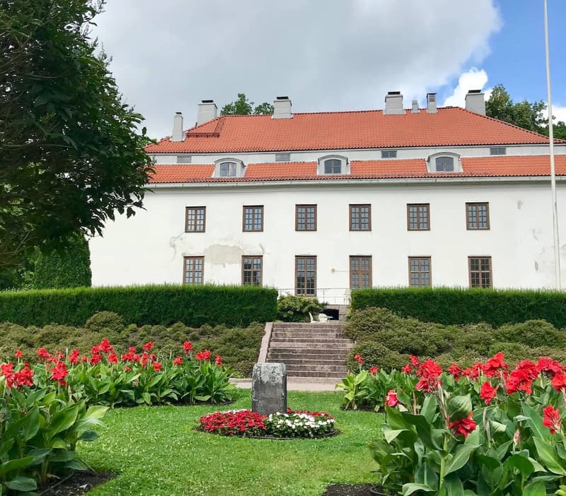 You can find Espoo's first park cache in these beautiful landscapes!