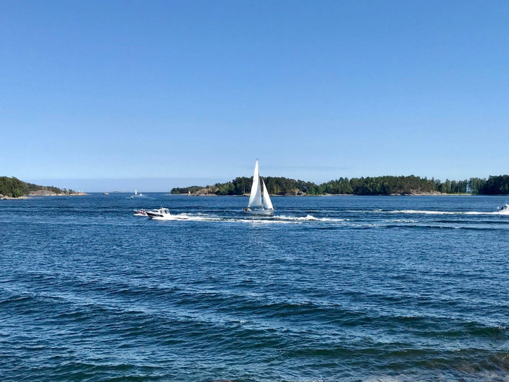 Näkymä Villinkiin ja Villingin salmeen.